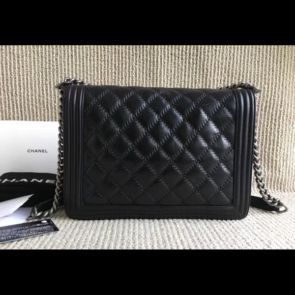Large Chanel le Boy Flap Bag - Picture 2 of 8